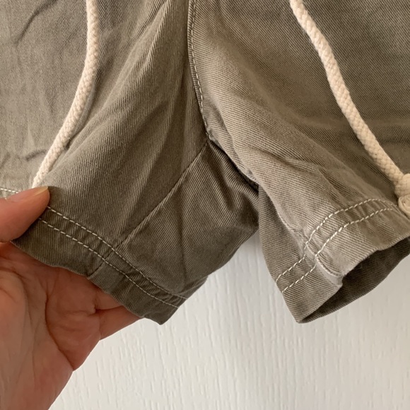 AMERICAN EAGLE Olive Green 100% Cotton Drawstring 3.5” Inseam Shorts Size 4 - Picture 12 of 16